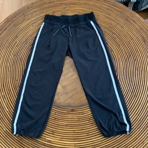 Girl Ivivva calf length athletic pants